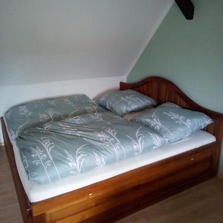 Kleine Ferienwohnung Am Kahlaer Markt Kahla  外观 照片
