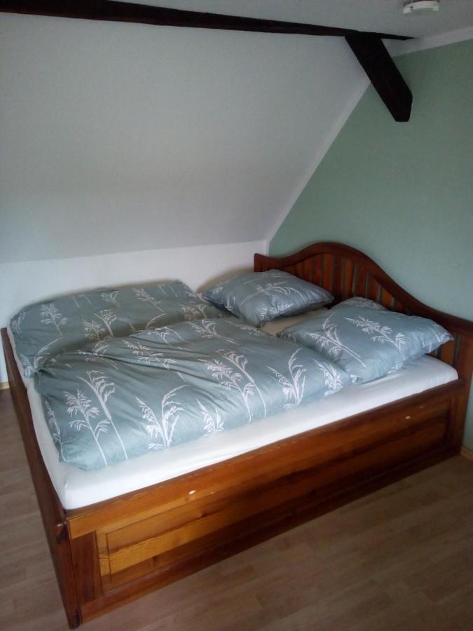 Kleine Ferienwohnung Am Kahlaer Markt Kahla  外观 照片